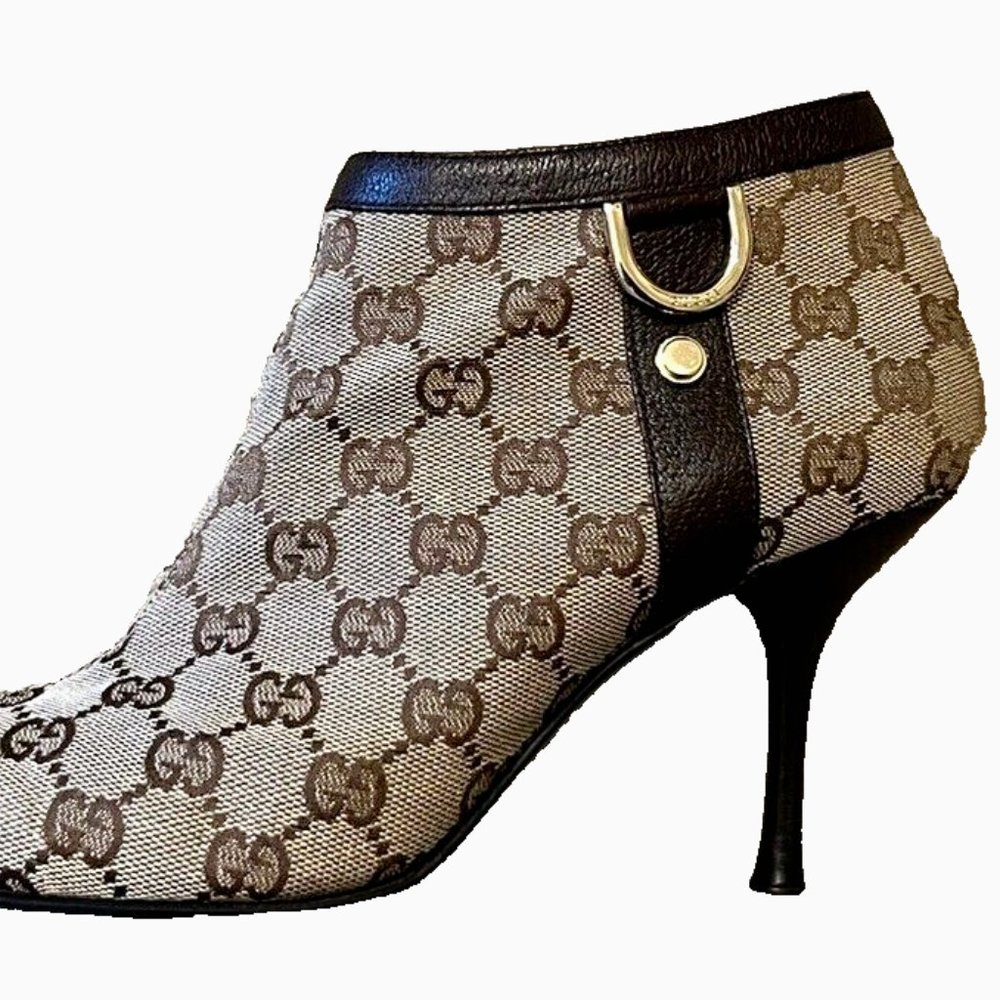 GUCCI D RING** GG MONOGRAM** POINTED TOE** BOOTIES/BOOT SIZE 9.5 FIT LIKE 8.5-9